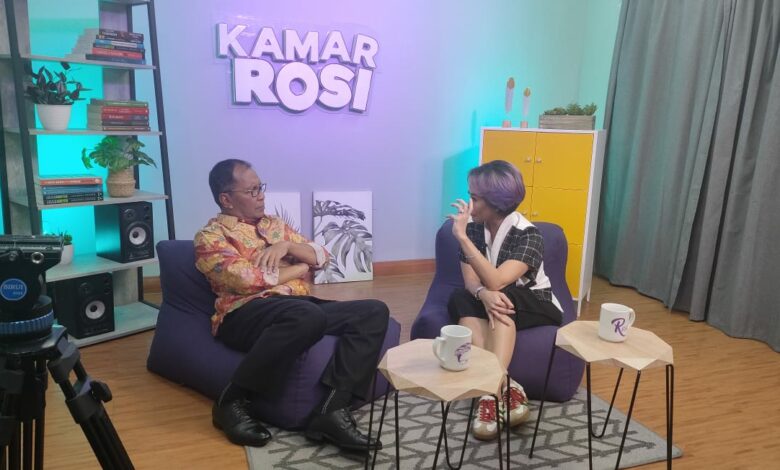 Progres konsep Makaverse yang sementara diterapkan di Kota Makassar ia sampaikan ketika menjadi narasumber pada program 'Kamar Rosi' Kompas TV, di Studio Menara Kompas TV, Jakarta, Senin (17/04/2023).