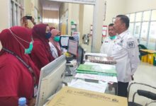 Wakil Bupati (Wabup) Bone, Ambo Dalle, melakukan inspeksi mendadak (sidak) ke Rumah Sakit Umum Daerah (RSUD) dan Lingkup Pemerintahan Kabupaten Bone, Sulawesi Selatan, Rabu 26 April 2023.