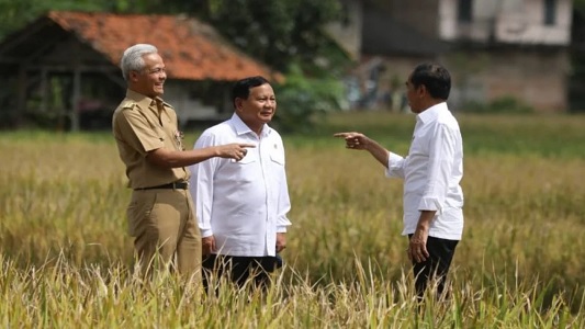 Pengaruh Jokowi, Elektabilitas Prabowo Salip Ganjar