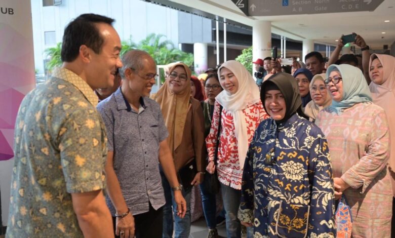 Bunda PAUD Kota Makassar dan 32 Kepsek Disambut Menteri Singapura Masagos Zulkifli