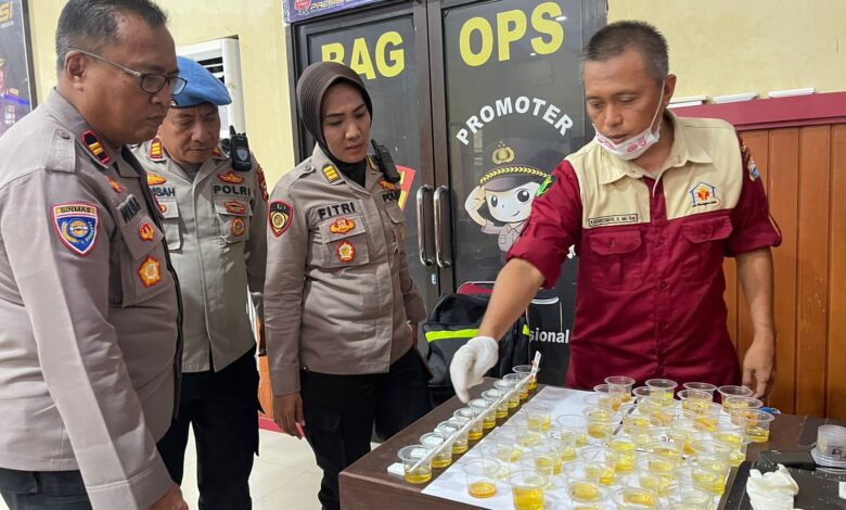 Cegah Penyalahgunaan Narkoba, Bhabinkamtibmas Jajaran Polres Gowa Jalani Tes Urine
