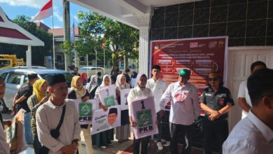 Dampingi Para Bacaleg Partai PKB Daftar Di KPU Amure Optimis Raih Kursi Pimpinan DPRD
