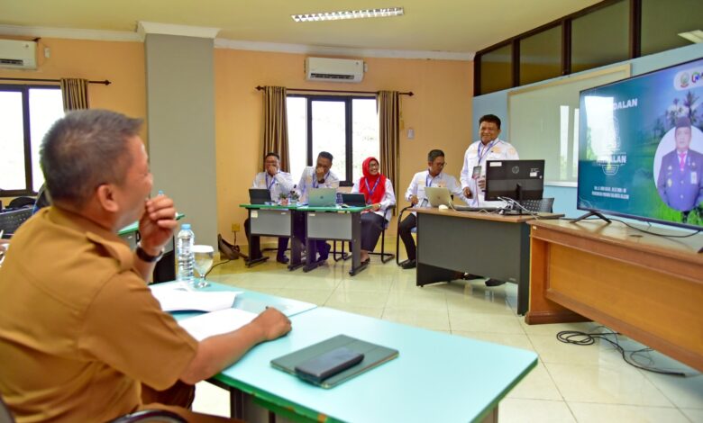 Di Depan Pj Sekda dan Mentor, Kadis PMD Muh Saleh Paparkan SIM Andalan