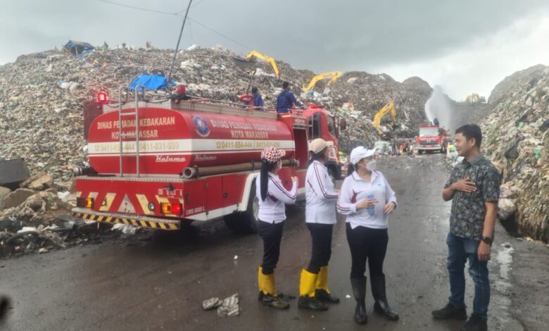 Kerjasama INLA, DLH Makassar Lakukan Penyemprotan Eco-Enzyme Upaya Kurangi Bau Menyengat di TPA Antang
