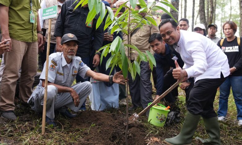 Gubernur Andi Sudirman Canangkan Gerakan Siswa Andalan Menanam 1 Juta Pohon