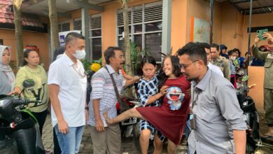 Perempuan ODGJ Dievakuasi Dinsos Makassar Usai Mengamuk dan Rusak Dagangan Warga