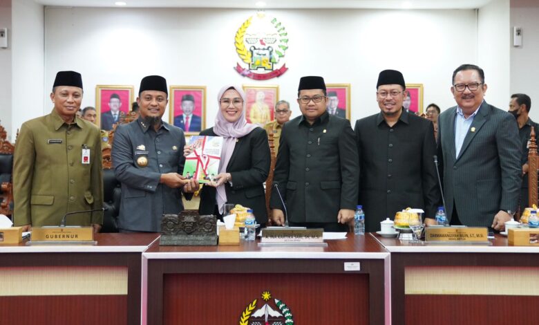 Gubernur Sulsel Terima Rekomendasi DPRD Sulsel Atas LKPJ Tahun Anggaran 2022