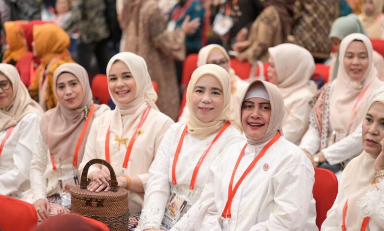 Indira Yusuf Ismail Hadiri HUT 43 Dekranas di Medan