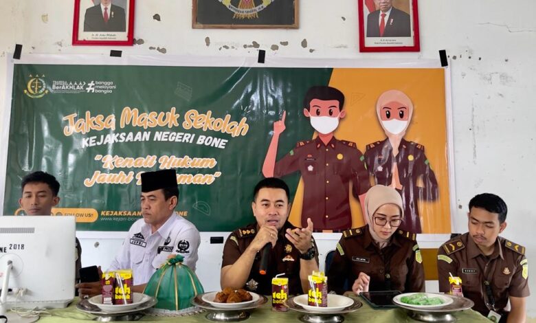 Marak Kasus Seksual Di Kabupaten Bone Kejaksaan Negeri Bone Beri Edukasi Para Pelajar