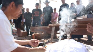 Pantau Progres Pinisi di CPI, Wali Kota Danny Pomanto Kita Akan Buat Dua Pinisi Lagi