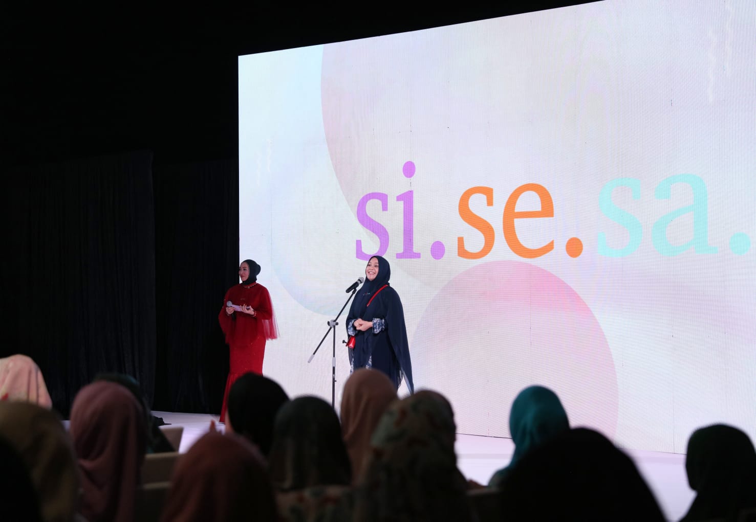 Sisesa Road Show di Makassar, Fatmawati Rusdi Sebagai Tuan Rumah