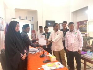 Ketua PKB Luwu Timur Sunawar Arisal resmi mendaftarkan Bakal Calon Legislatif (Bacaleg) di Kantor KPU, Sabtu 13 Mei 2023.