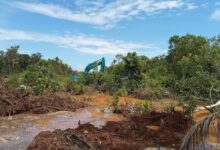 PT CLM Melakukan Pengerjaan Normalisasi Sungai Desa Laoli