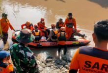 Tim Gabungan Pencarian Korban Nurhayati melakukan penyisiran Sungai sungai Paremang dan hutan