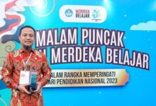 Gubernur Andi Sudirman Terima Dua Penghargaan: Bidang Pendidikan dan Bidang Sosial