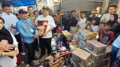 Gubernur Sulsel Kerahkan Dinsos dan BPBD Penyaluran Bantuan Logistik Korban Kebakaran di Jalan Andi Djemma Makassar