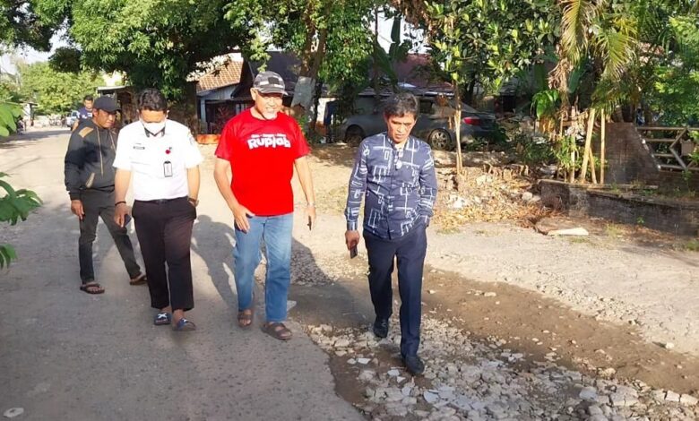 Anggota DPRD Makassar Hamzah Hamid Tinjau Kondisi Jalanan dan Drainase di Jalan Paccinang 4 dan 5