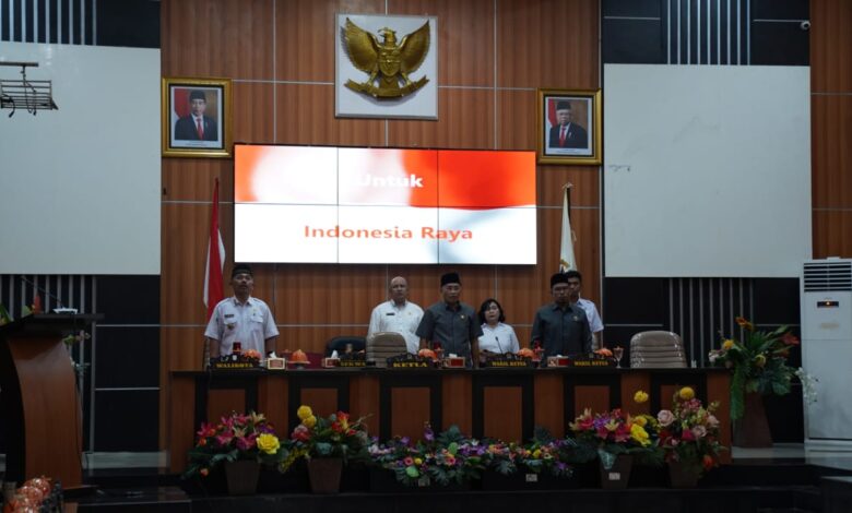 Asisten 2 Sampaikan Jawaban Wali Kota Atas Pemandangan Umum Fraksi dalam Rapat Paripurna DPRD Palu