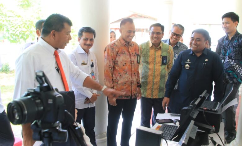 Andi Utta Luncurkan Loket Layanan Adminduk Desa dan Kelurahan