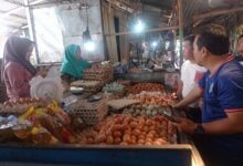 Dirut Perumda Pasar Karya Pantau Stabilitas Harga di Pasar Pabaeng-baeng Makassar