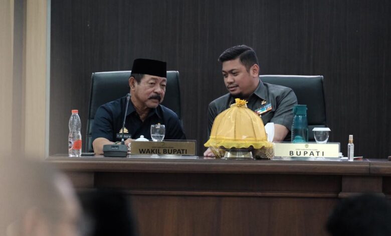 Serahkan Ranperda Pelaksanaan APBD Gowa TA 2022, Bupati Adnan Apresiasi Kinerja Dewan