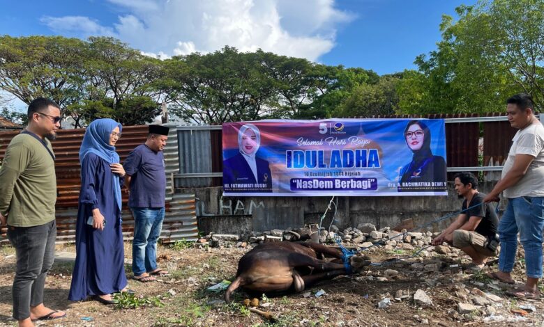 DPC NasDem Makassar Berbagi Daging Kurban di 15 Kecamatan