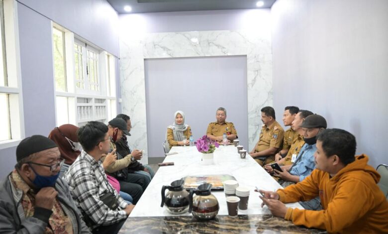 Pemprov Sulsel Serahkan Bantuan Sosial Berdasarkan DTKS