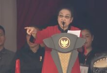 Puncak Peringatan Bulan Bung Karno, Simpatisan PDIP se-Indonesia Merahkan GBK