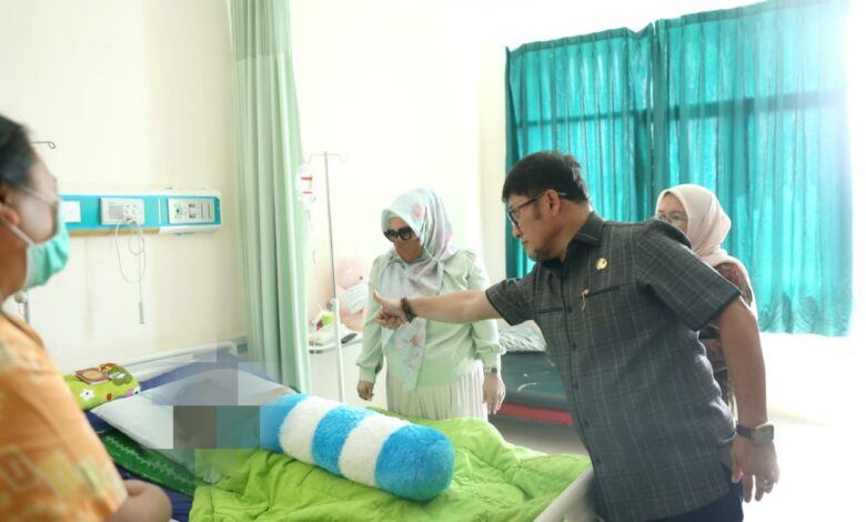 Turut Berempati Ketua TP PKK Sulteng Kunjungi R, Korban Persetubuhan Anak di Bawah Umur