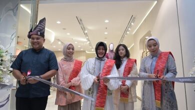 Dukung UMKM Bisnis Fashion, Indira Yusuf Ismail Resmikan Butik Muslimah KAMI di TSM