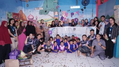 CSR Mercure Makassar Nexa Pettarani dan UNIFA Sumbangkan Makanan Sehat dan Perlengkapan Sekolah untuk Anak-anak