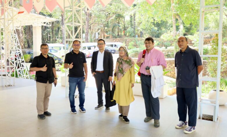 Dilirik Jadi Percontohan Pemanfaatan Tanaman Bambu, Danny Pomanto Ajak Peneliti SAPPK ITB Keliling Tokka
