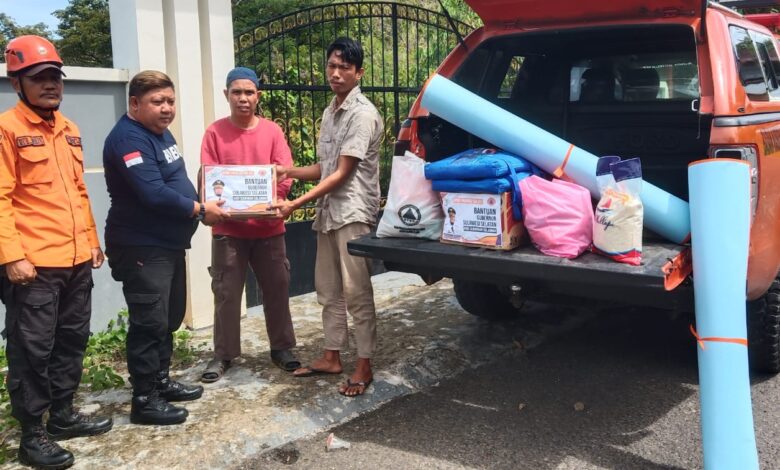 Gerak Cepat, Gubernur Andi Sudirman Beri Bantuan kepada Warga yang Rumahnya Tertimpa Pohon di Parepare
