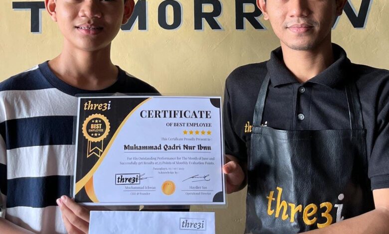 Keren! thre3i Cafe & Resto Pasangkayu, melaksanakan Program Apresiasi Best Employee!