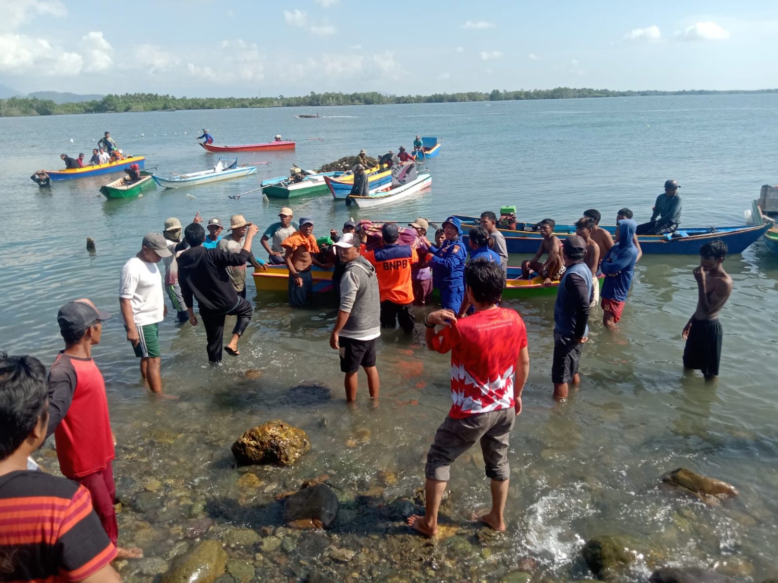 Warga Desa Belopa, Kecamatan Belopa, Kabupaten Luwu Nasaruddin (67) akhirnya ditemukan di laut dalam keadaan tidak bernyawa lagi, Kamis 27 Juli 2023.
