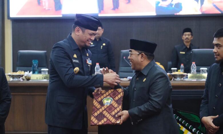Pelaksanaan APBD Gowa TA 2022 Ditetapkan Jadi Perda, SKPD Yang Capai Target Diminta Diberi Reward