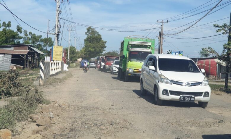Pemprov Sulsel Pastikan Jalan Poros Sidrap-Soppeng Segera Dikerjakan