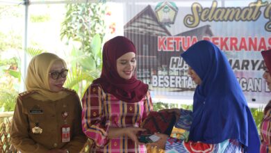 Produk Sutra Khas Gowa Dilirik Dekranasda Wajo, Siap Dikerjasamakan