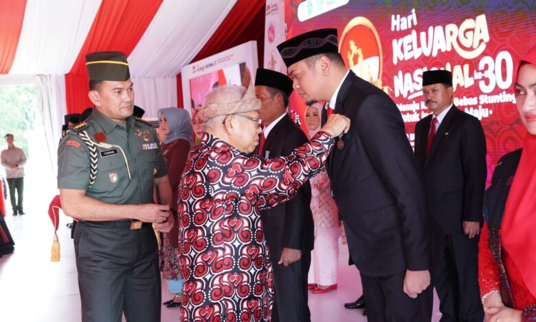 Bupati Gowa Raih Satyalancana Wira Karya Bangga Kencana