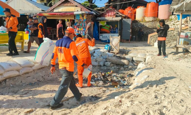 Akhir Pekan, BPBD Gelar Aksi Bersih di Pantai Tanjung Bira