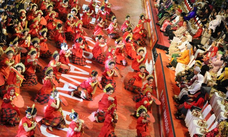 Karnaval Budaya Tampilkan Pakaian Adat Seluruh Peserta Rakernas Apeksi