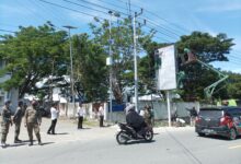 Pemkot Palu Tertibkan Reklame Tak Berizin di Lokasi Terlarang