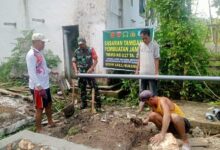 TMMD Bulukumba Bangun Jamban Rumah Warga