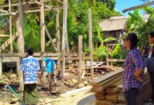 Tinggal Bersama Cucu di Rumah Tak Layak Huni, Tim Amure Bantu Nenek Nurumah