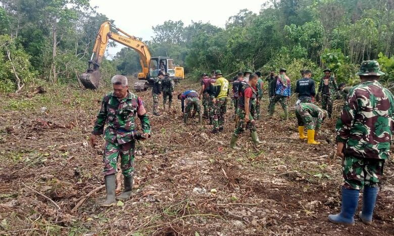 TMMD ke 117 di Lemo Lemo, Pohon Besar Jadi Sasaran Penebangan