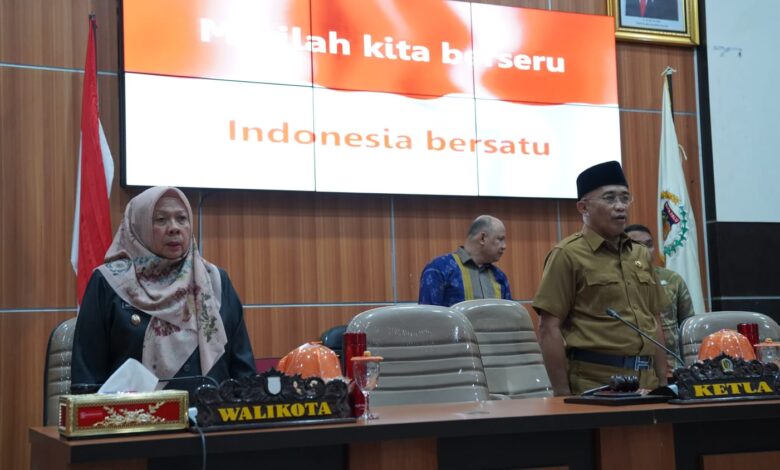Hadiri Rapat Paripurna DPRD Palu, Wawali Reny Bacakan Sambutan Wali Kota