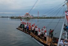 Danny Pomanto Bersama Wali Kota se-Indonesia Naik Pinisi Keliling Pantai Losari