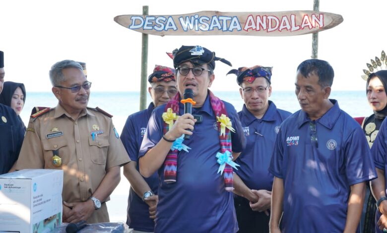 Kemenparekraf Puji Mandalaria Bulukumba: Pasirnya Putih, Atraksi Wisata Menarik