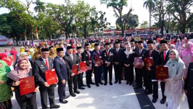 Gubernur Andi Sudirman Sematkan 2.398 Satyalancana Karya Satya kepada PNS Pemprov Sulsel