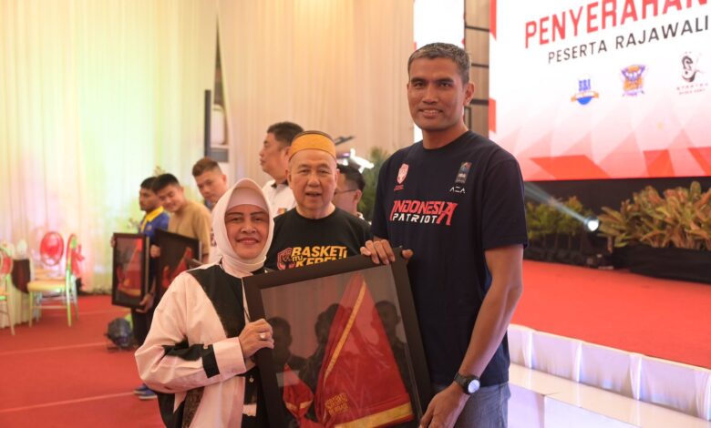 Semangat Berkompetisi dan Silaturahmi, Ketua Perbasi Makassar Makan Malam dengan Peserta RBC Cup 2023